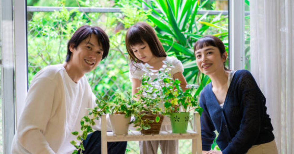 Improved Public Health

Clean technology reduces air and water pollution, leading to:

Fewer respiratory illnesses

Reduced healthcare costs

Longer, healthier lives