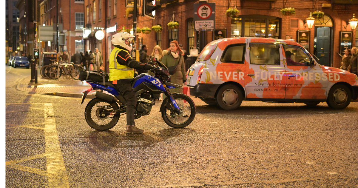 Finding the perfect gifts for zero waste living can feel challenging. You want to support your loved one's sustainable lifestyle without creating more clutter