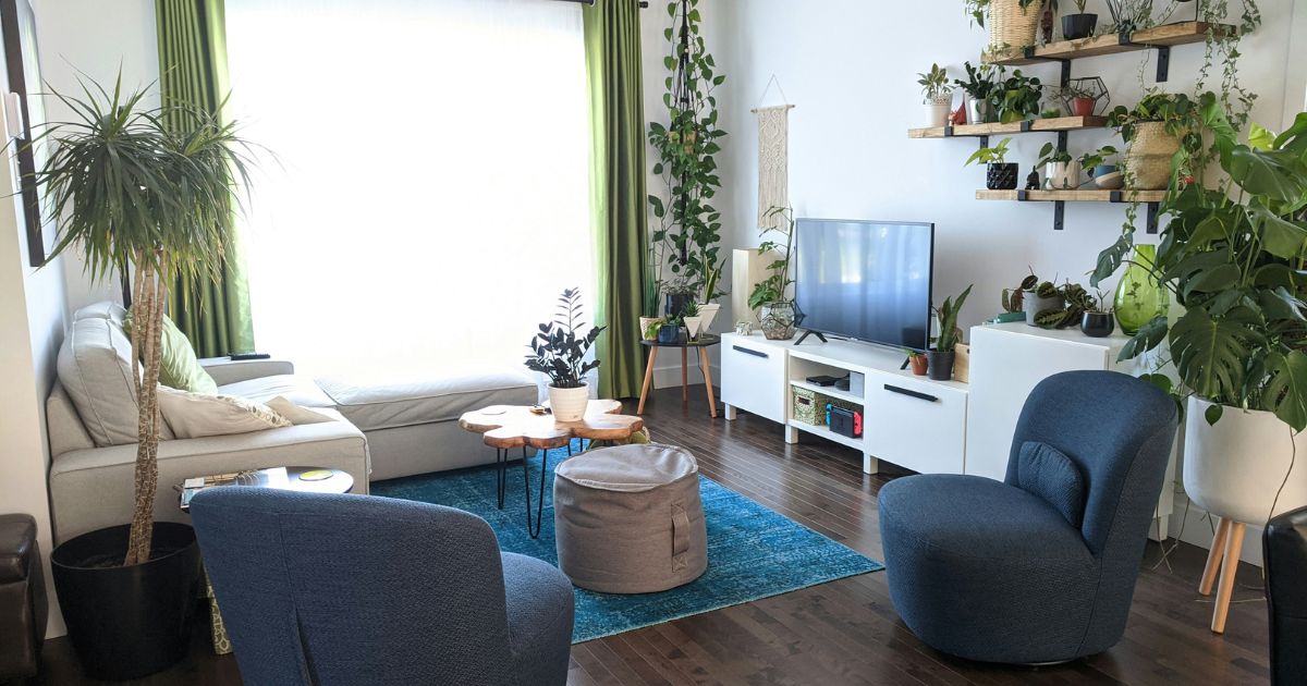 "Cluttered American living room before and after minimalist decluttering transformation, showing visual calm and organized space with less furniture, minimalist living zero waste home organization"