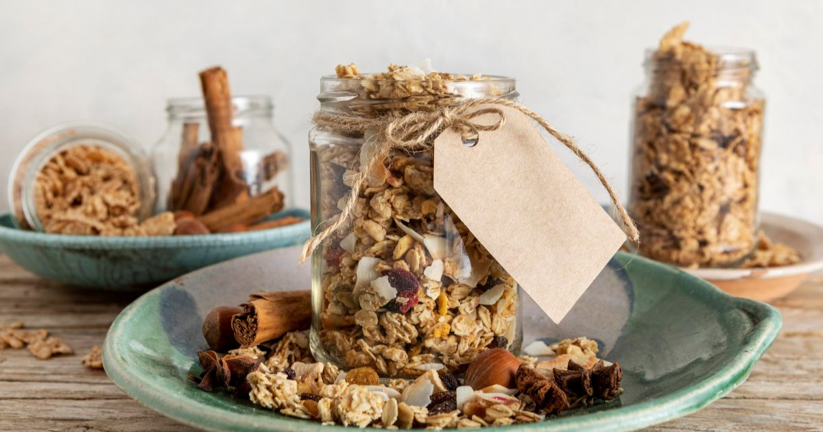 Mycelium mushroom packaging and seaweed wraps for fragile items, 2026 plastic-free shipping innovation